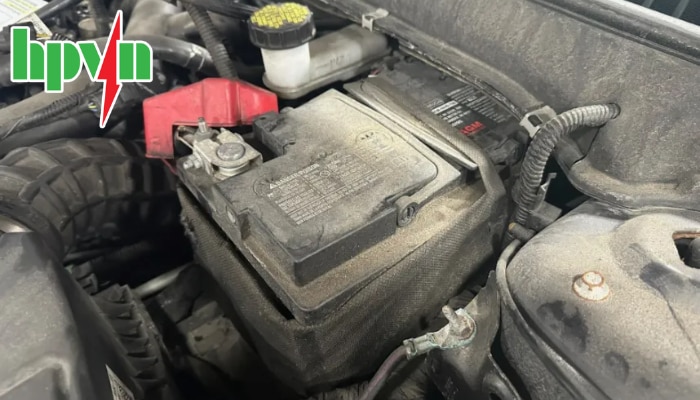 Ắc quy đ&atilde; sử dụng từ 2&ndash;3 năm trở l&ecirc;n